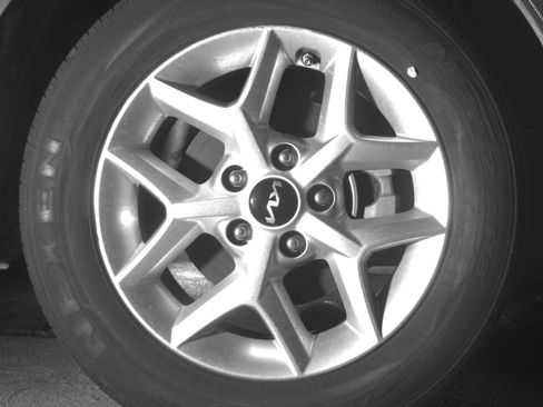 Used 2025 Kia Soul LX w/ LX Technology Package FWD image 20
