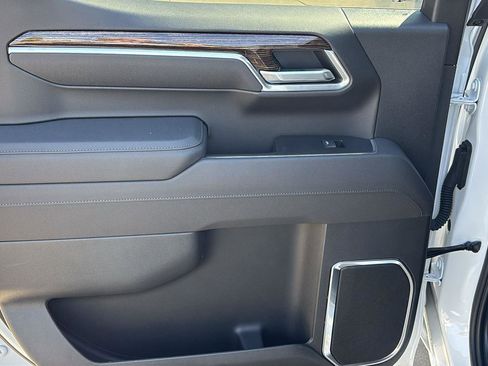New 2026 GMC Sierra 1500 SLE RWD image 17