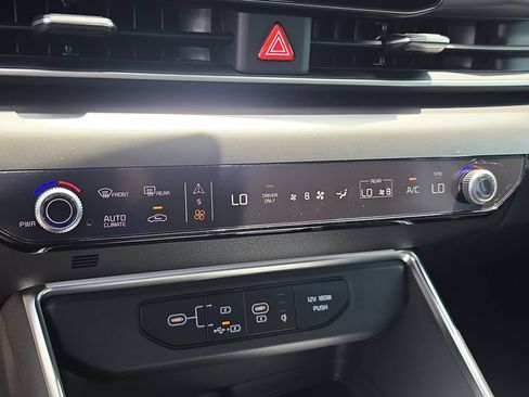 New 2026 Kia Carnival SX w/ SX Dark Edition Package FWD image 27