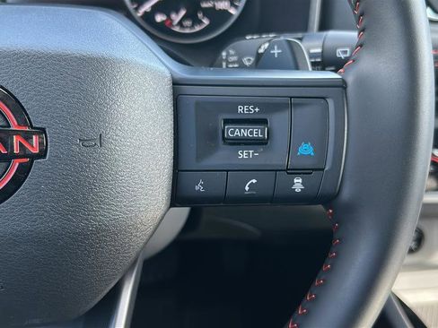 Used 2025 Nissan Rogue SV image 11