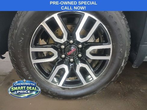 Used 2022 GMC Sierra 1500 AT4 w/ AT4 Preferred Package AWD/4WD image 6