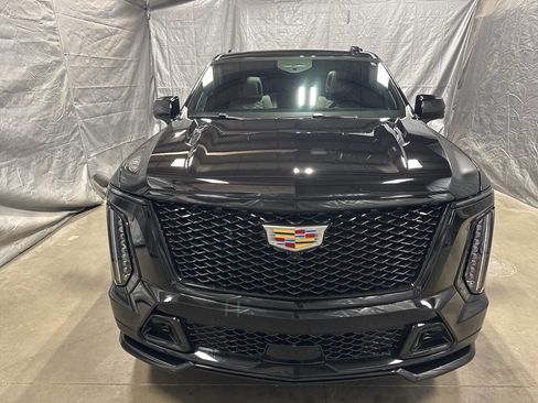 Used 2025 Cadillac Escalade V AWD/4WD image 5