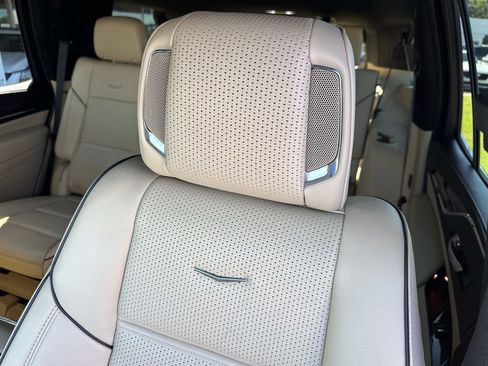 Certified 2023 Cadillac Escalade Premium Luxury AWD/4WD image 24