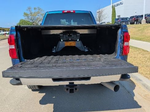 Used 2018 GMC Sierra 2500 SLE w/ SLE Preferred Package AWD/4WD image 12