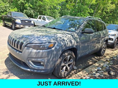 Used 2019 Jeep Cherokee Limited w/ Trailer Tow Group AWD/4WD image 2