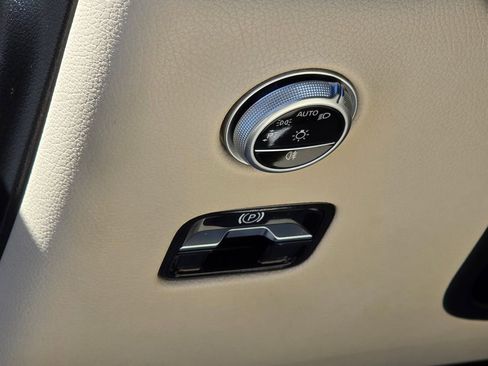 Used 2024 Mercedes-Benz GLC 300 GLC 300 image 9