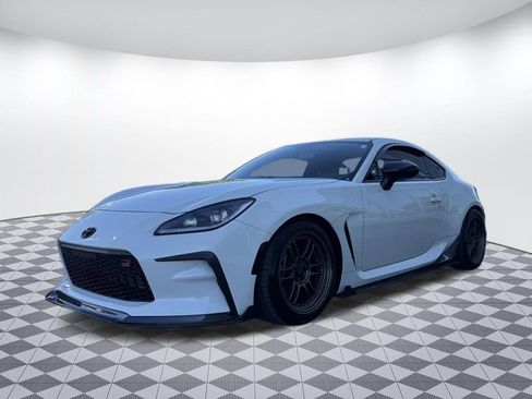 Used 2022 Toyota GR86 w/ ALL Weather Mat Package (TMS) RWD image 3