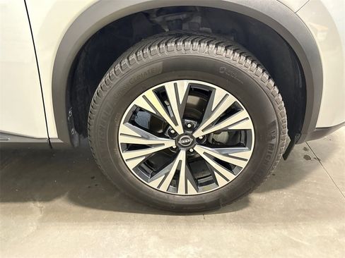 Used 2023 Nissan Rogue SV image 17