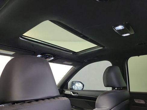 Used 2025 Hyundai Palisade Calligraphy image 22