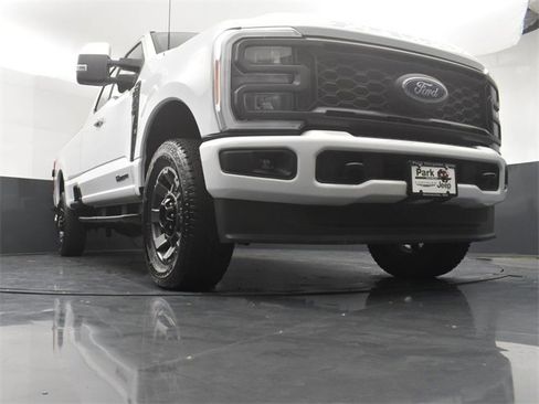 Used 2023 Ford F350 Lariat w/ Sport Appearance Package image 19