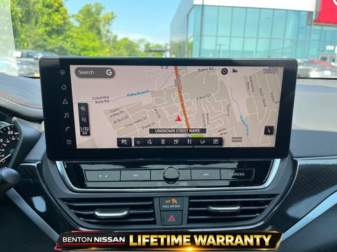 Used 2023 Nissan Altima 2.5 SR w/ SR Premium Package FWD image 18