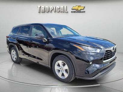 Used 2024 Toyota Highlander LE