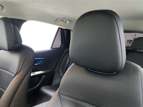 Used 2025 Mercedes-Benz GLC 350e GLC 350e image 33