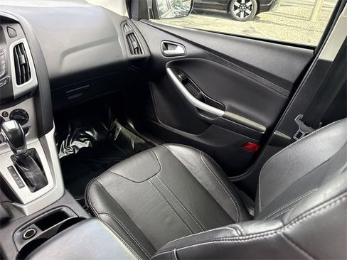 Used 2014 Ford Focus SE w/ Equipment Group 201A image 17