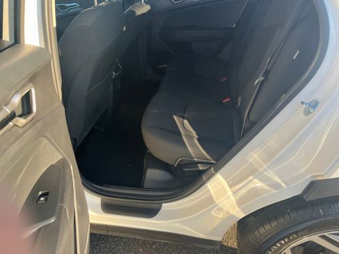 Used 2025 Kia Sportage LX FWD image 24