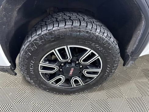 Used 2023 GMC Sierra 2500 AT4 w/ AT4 Preferred Package image 10