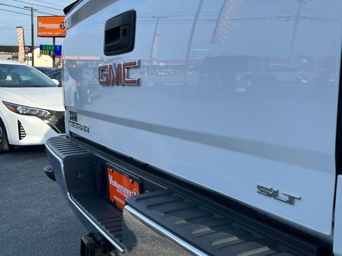 Used 2018 GMC Sierra 1500 SLT AWD/4WD image 10