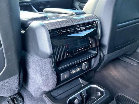 Used 2022 Jeep Wagoneer Series III w/ Flexible Seating Group image 32