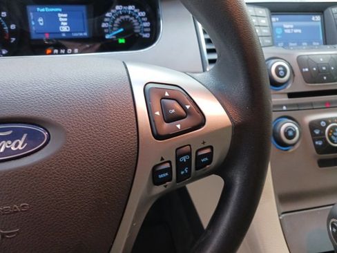 Used 2017 Ford Taurus SE image 17