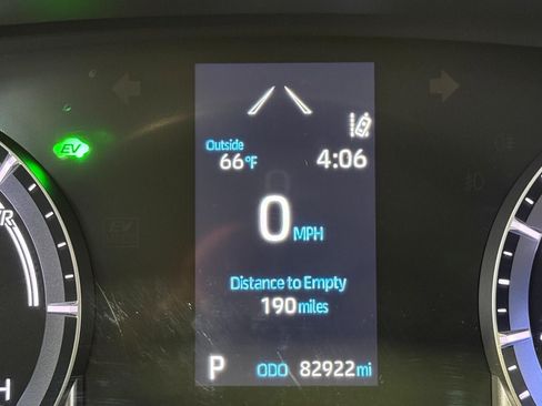 Used 2022 Toyota Highlander LE FWD image 15