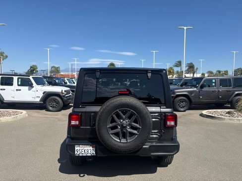 Used 2025 Jeep Wrangler Unlimited Sport AWD/4WD image 6