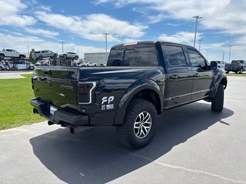 Used 2017 Ford F150 Raptor w/ Equipment Group 802A Luxury AWD/4WD image 3