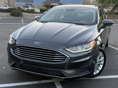 Used 2019 Ford Fusion SE image 10