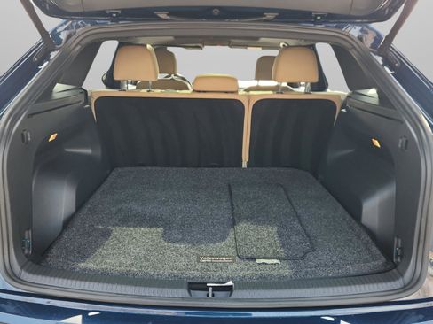 Used 2020 Volkswagen Atlas Cross Sport SE w/ Panoramic Sunroof Package image 27