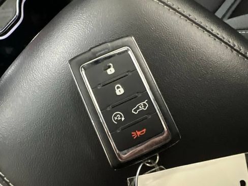 Used 2023 Jeep Grand Cherokee Laredo w/ Luxury Tech Group I AWD/4WD image 26