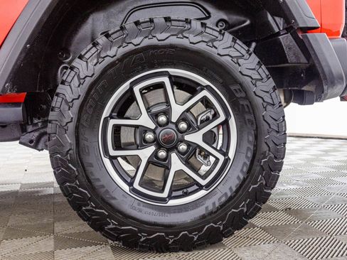 Used 2024 Jeep Wrangler Unlimited Rubicon w/ Technology Group image 53