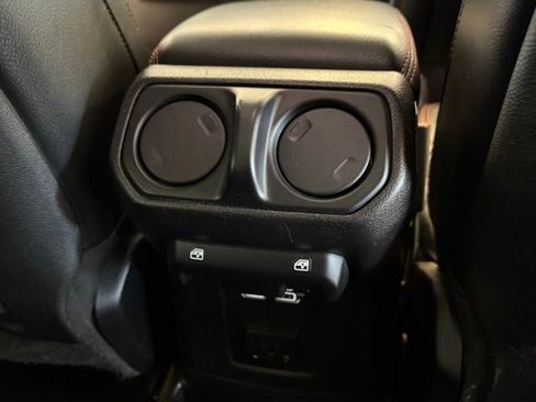 Used 2018 Jeep Wrangler Unlimited Rubicon image 24