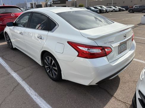 Used 2016 Nissan Altima 2.5 SV FWD image 9
