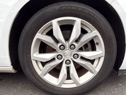 Used 2016 Chevrolet Impala LT w/ Convenience Package image 12