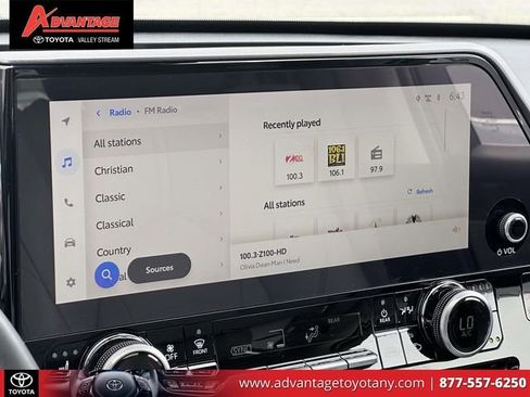 Used 2023 Toyota Highlander Limited AWD/4WD image 33