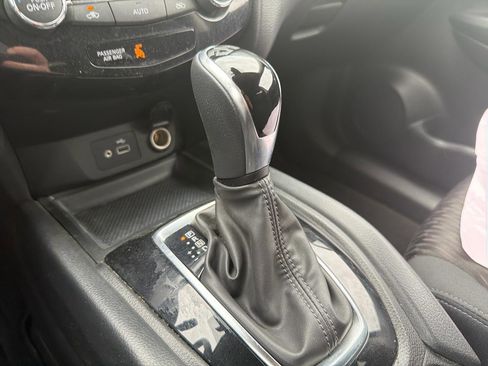 Used 2020 Nissan Rogue SV AWD/4WD image 24