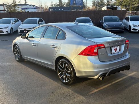 Used 2018 Volvo S60 T5 Dynamic image 7