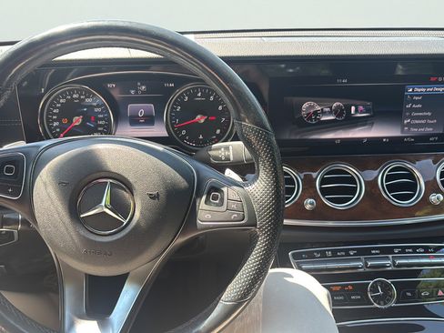 Used 2017 Mercedes-Benz E 300 4MATIC image 14