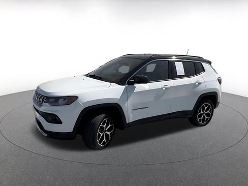 Used 2025 Jeep Compass Limited AWD/4WD image 7