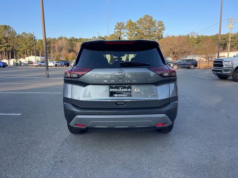 Used 2023 Nissan Rogue S image 6