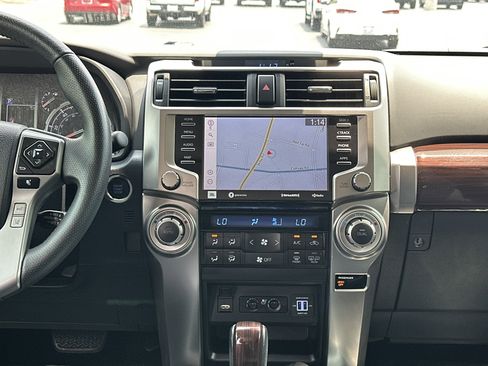 Used 2022 Toyota 4Runner Limited AWD/4WD image 61
