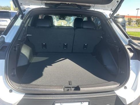 New 2026 Chevrolet Equinox EV LT image 29