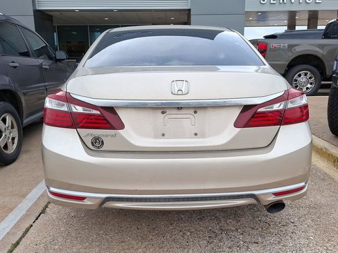 Used 2016 Honda Accord LX image 5