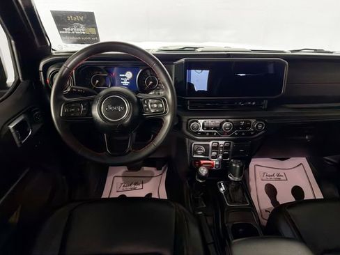 Used 2024 Jeep Wrangler Unlimited Rubicon AWD/4WD image 22