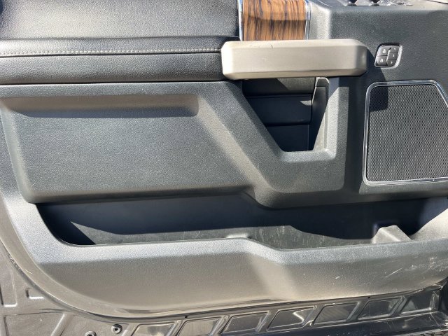 Used 2019 Ford F150 Lariat w/ Equipment Group 502A Luxury AWD/4WD image 22