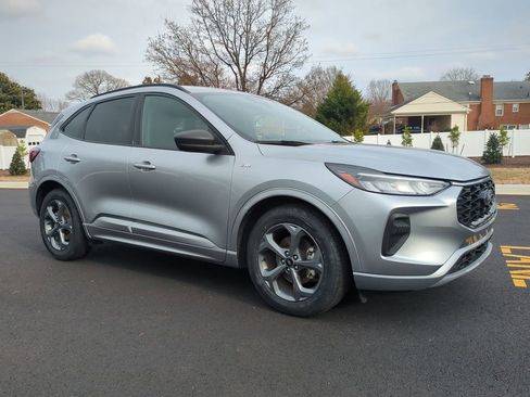 Used 2023 Ford Escape ST-Line image 2