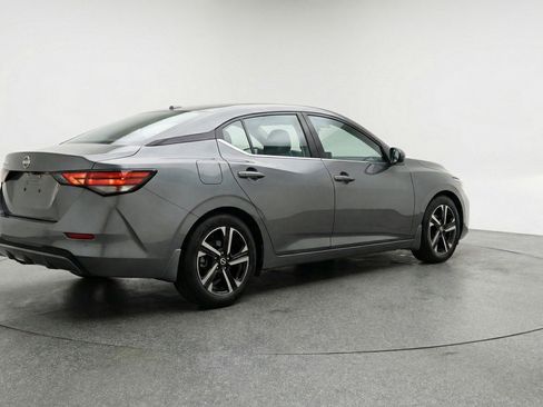 Used 2025 Nissan Sentra SV image 9