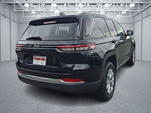 Used 2023 Jeep Grand Cherokee Limited AWD/4WD image 5