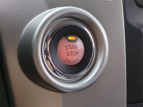 Used 2021 Nissan Titan SV w/ SV Convenience Package image 28