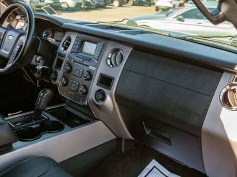 Used 2017 Ford Expedition XLT w/ Equipment Group 201A image 11
