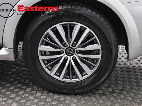 Used 2023 Nissan Armada SL RWD image 34